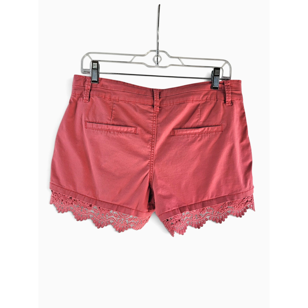 2/$15 MAURICES Distressed Coral Lace Trimmed Mid Rise Shorts in Women's Size 5/6 - Picture 4 of 16